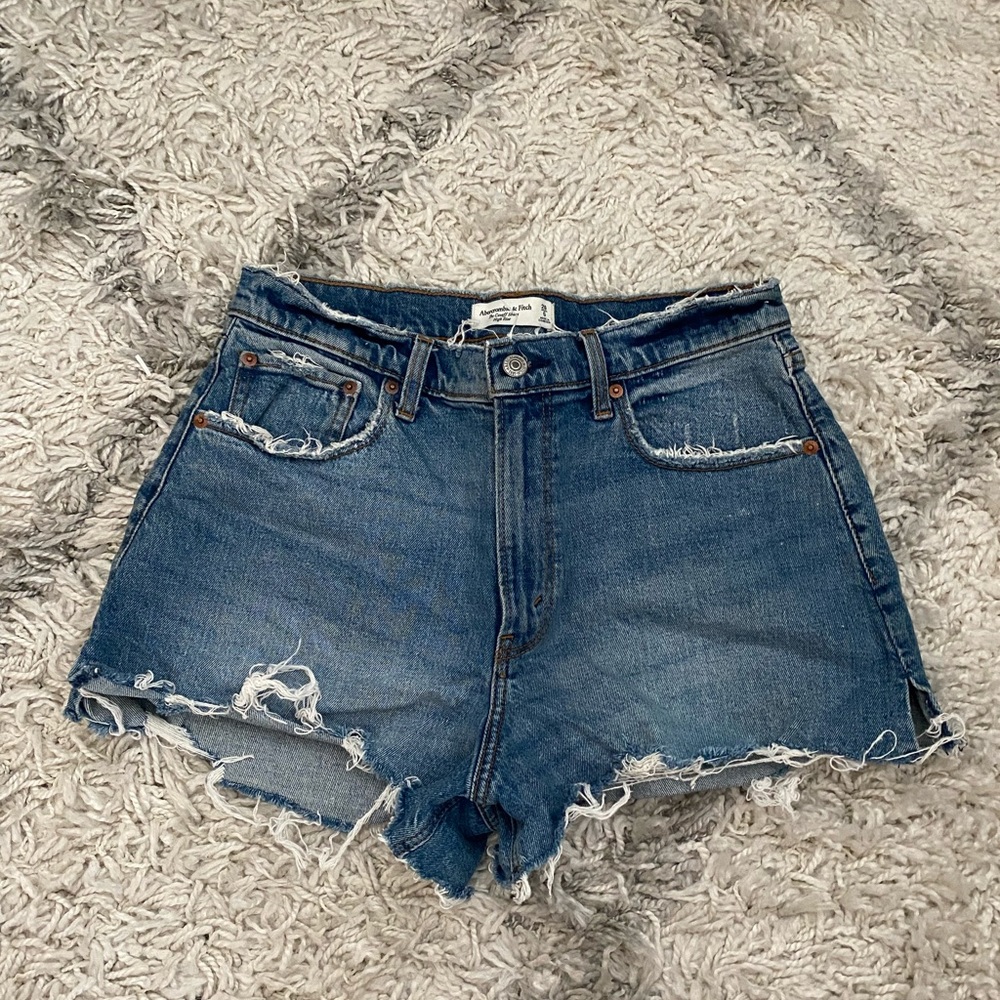 Abercrombie High Rise Cutoff Short Curve Love